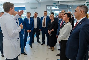 Депутаты посетили обновленный корпус областной больницы